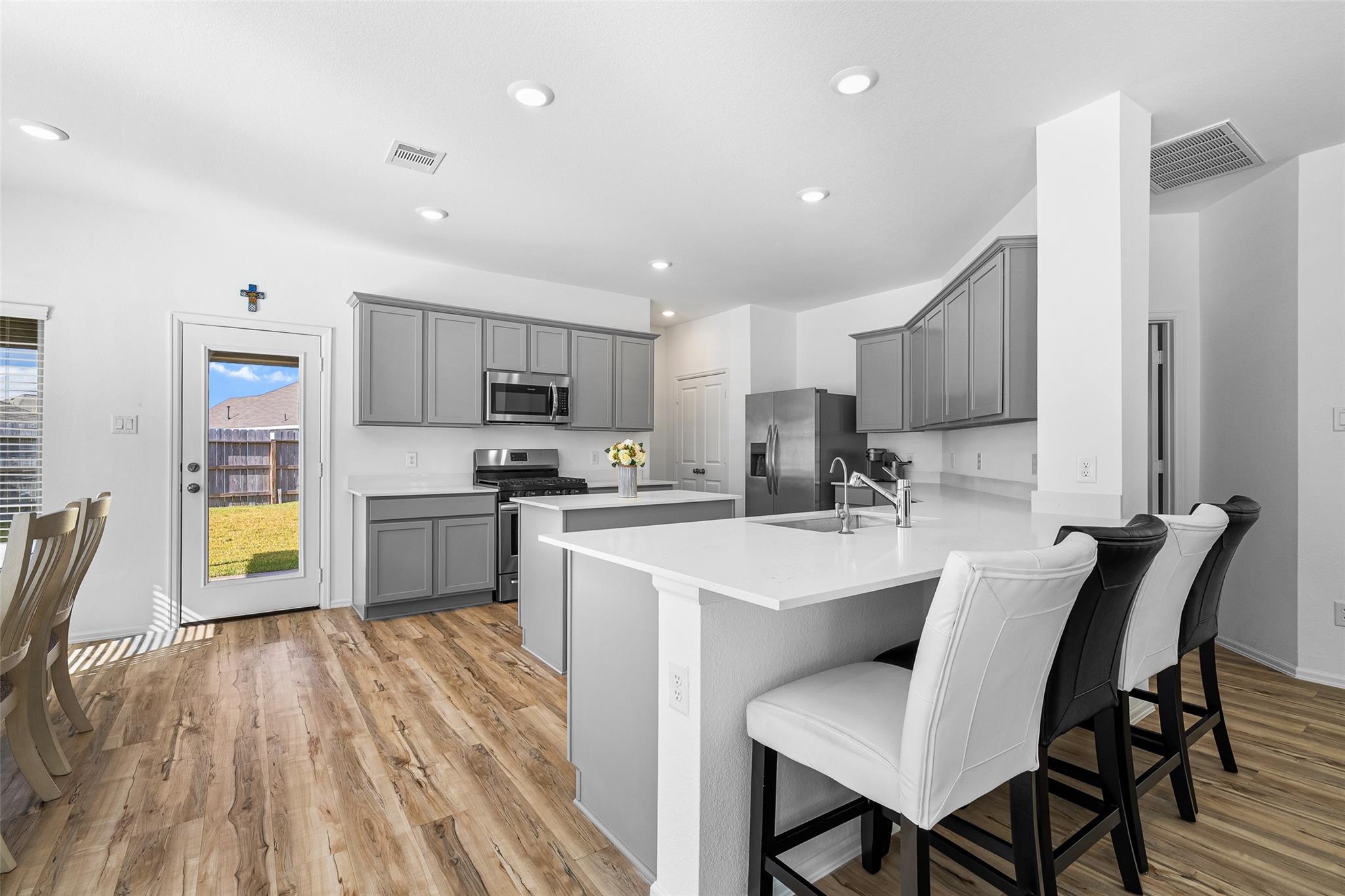 7427 Bartoncliff Drive