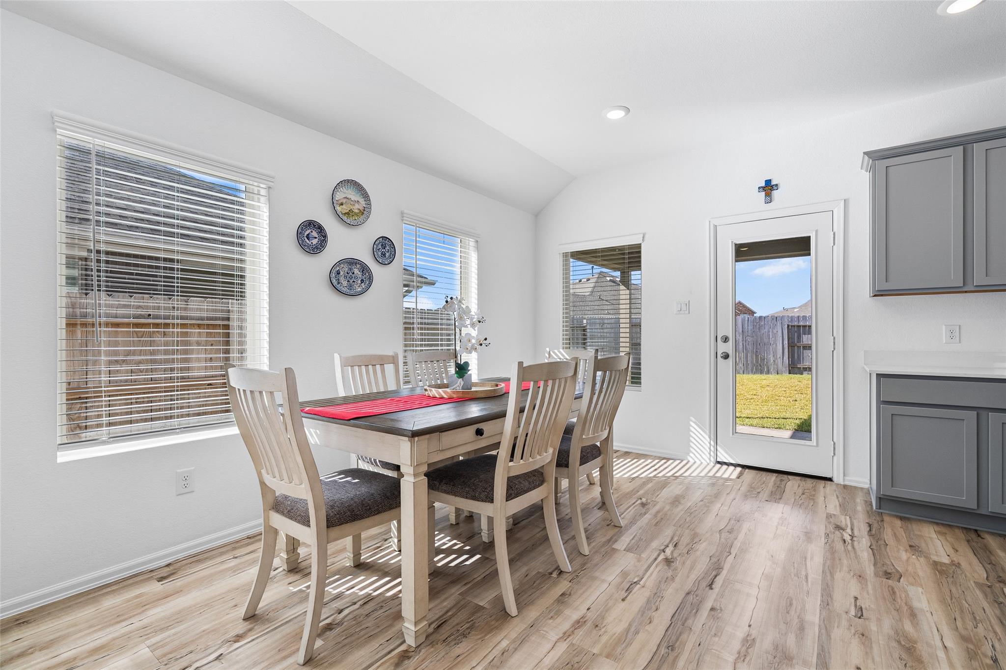 7427 Bartoncliff Drive