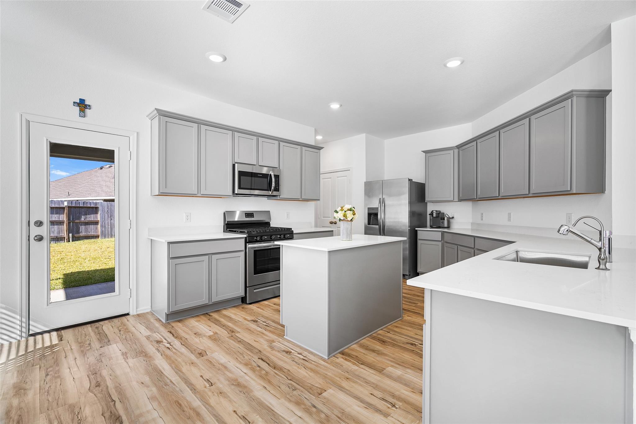 7427 Bartoncliff Drive