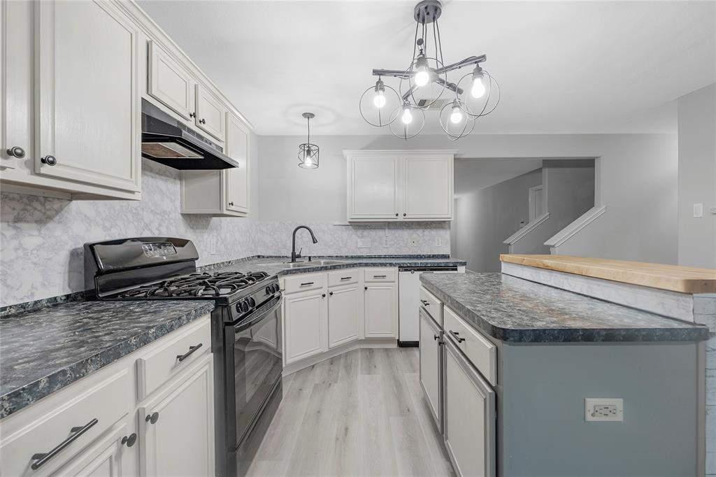 6927 Sterling Hollow Drive