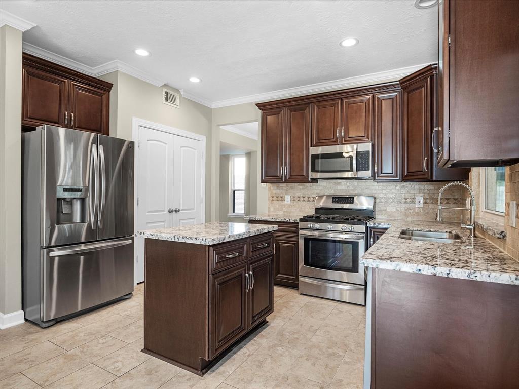 9707 Green Valley Lane