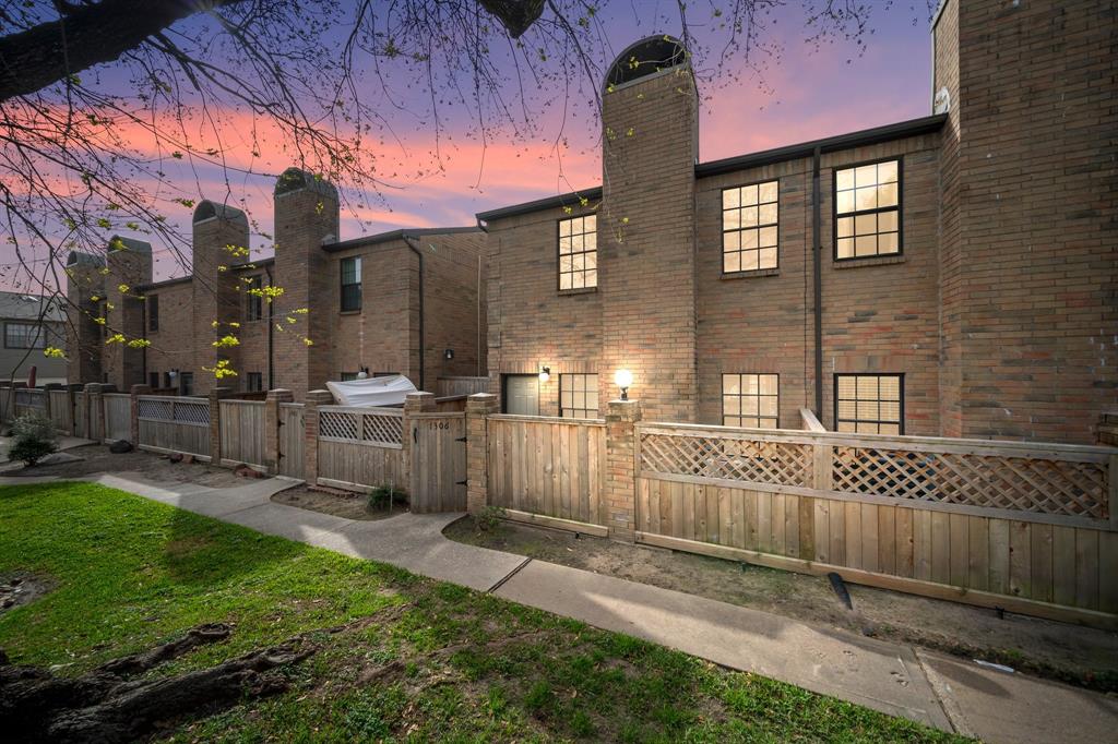 9850 Pagewood Lane # 1306