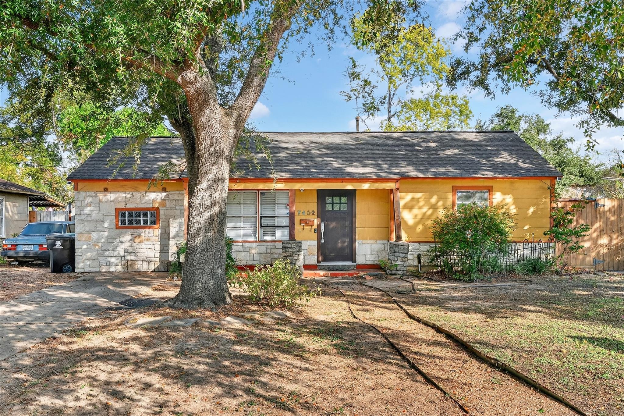 7402 Raton Street