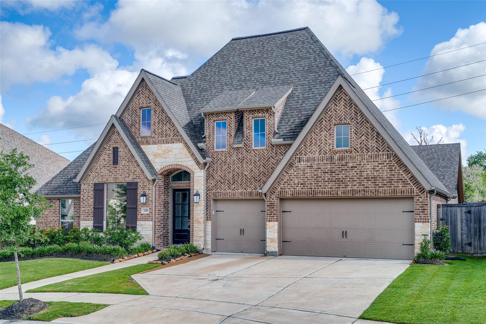 5439 Farm Hill Way