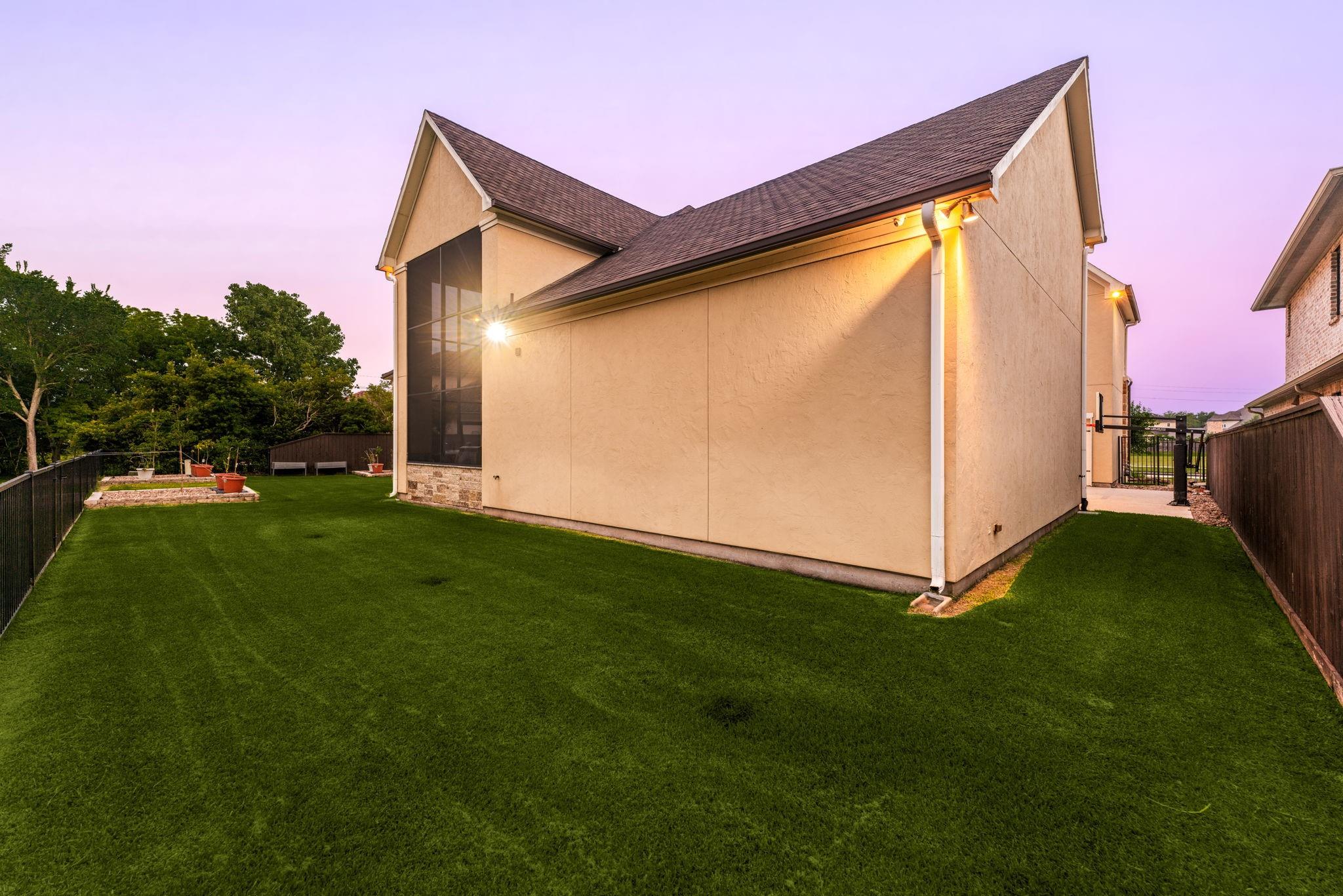 915 Windsor Woods Lane