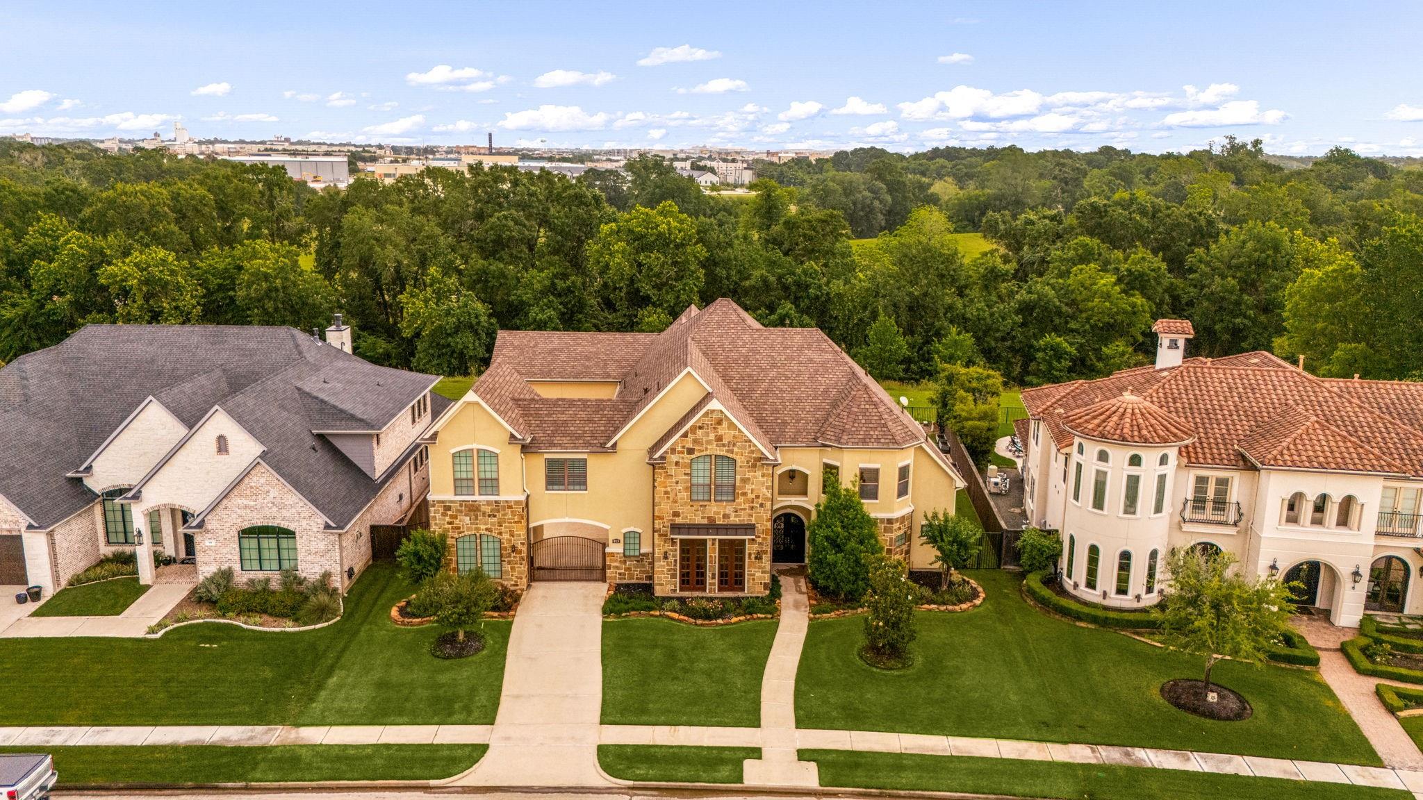 915 Windsor Woods Lane