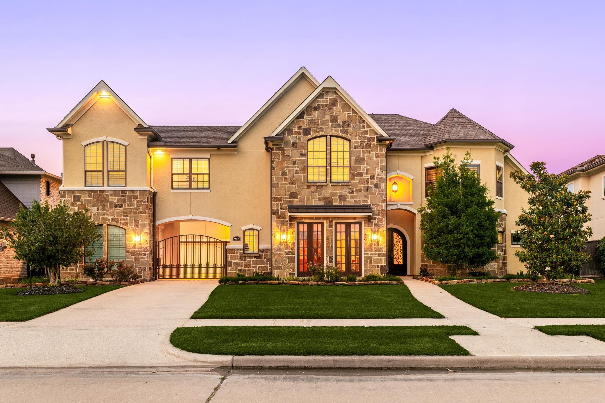 915 Windsor Woods Lane
