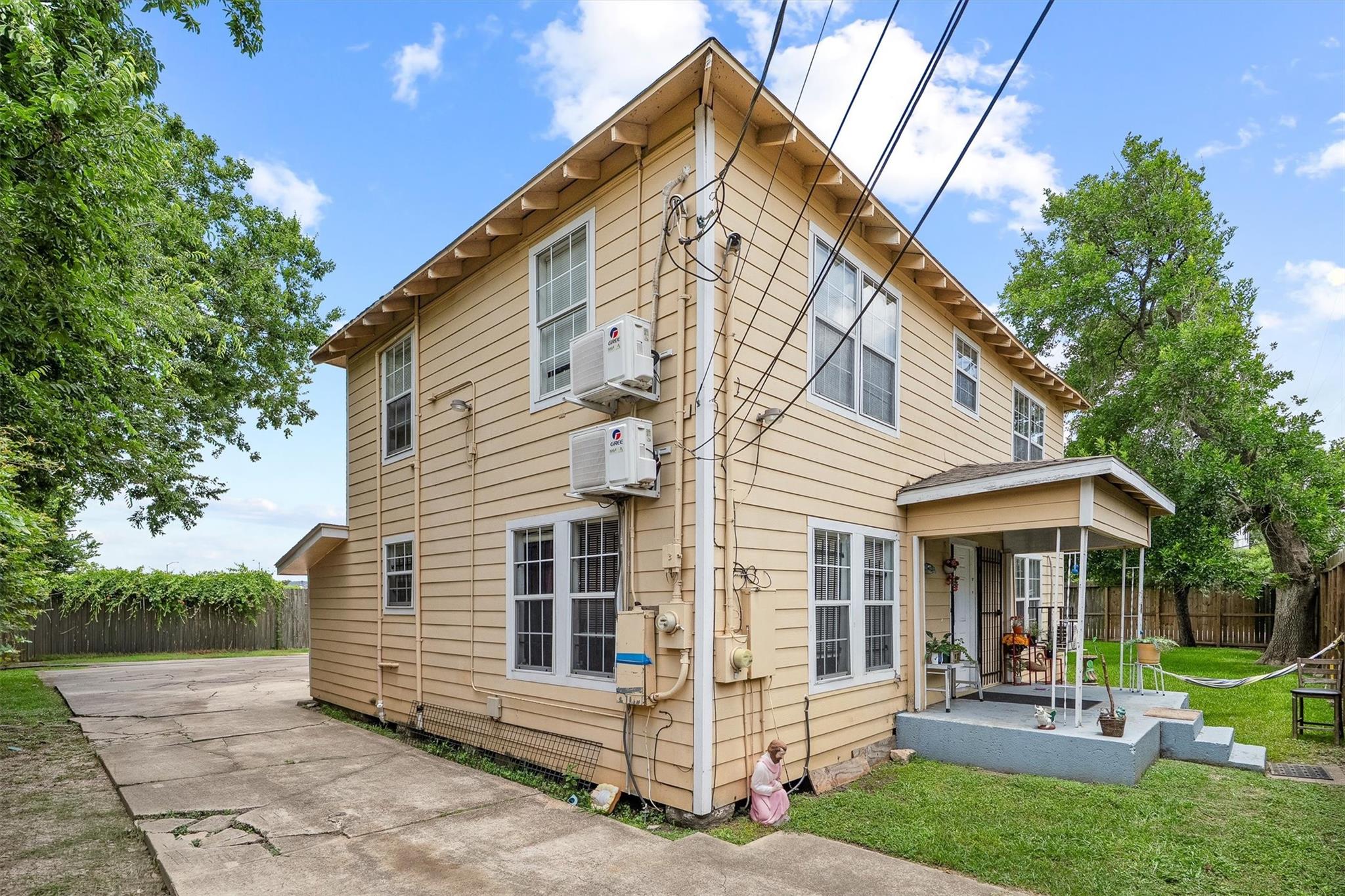 4233 Dupont Street