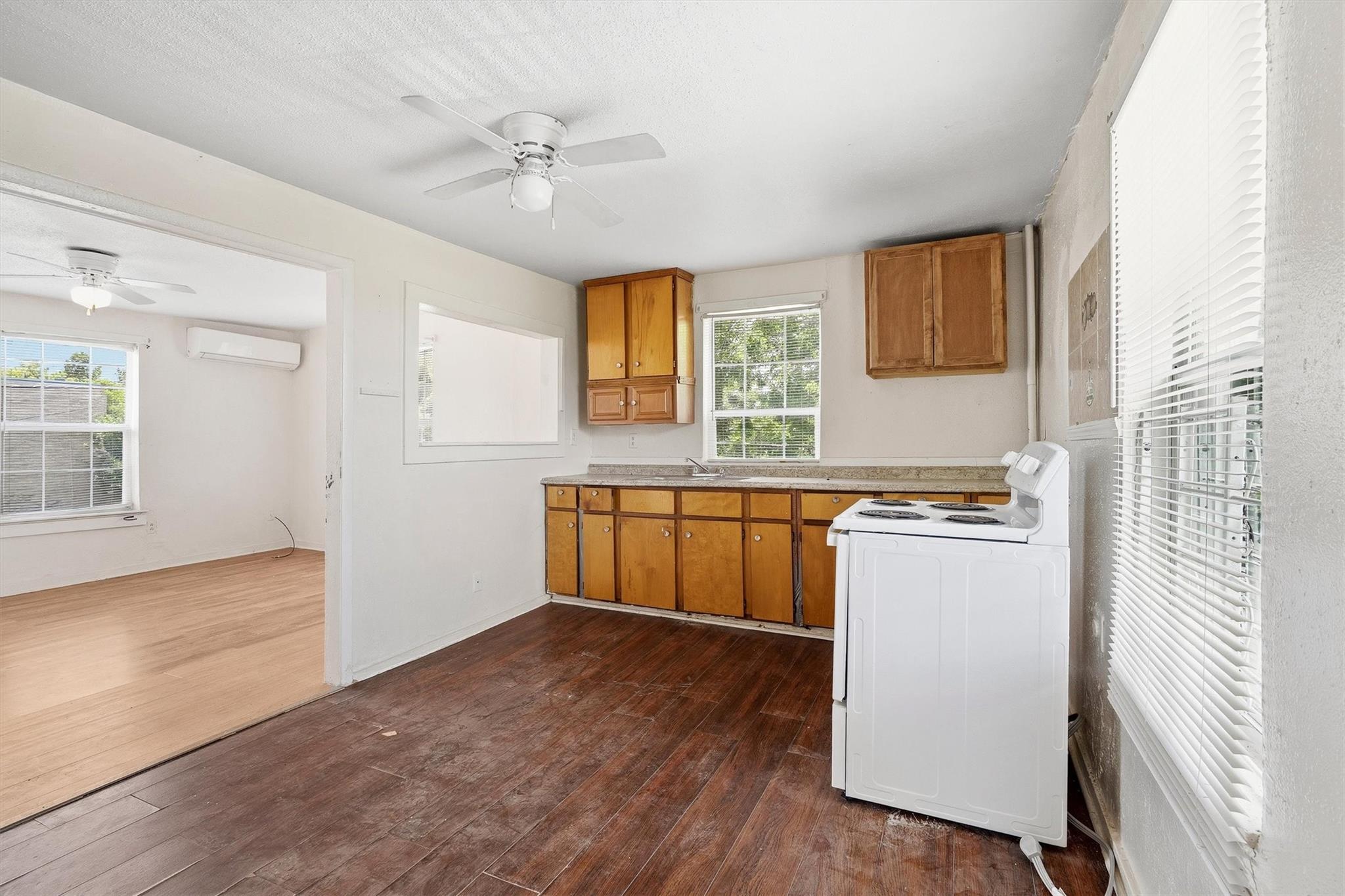 4233 Dupont Street