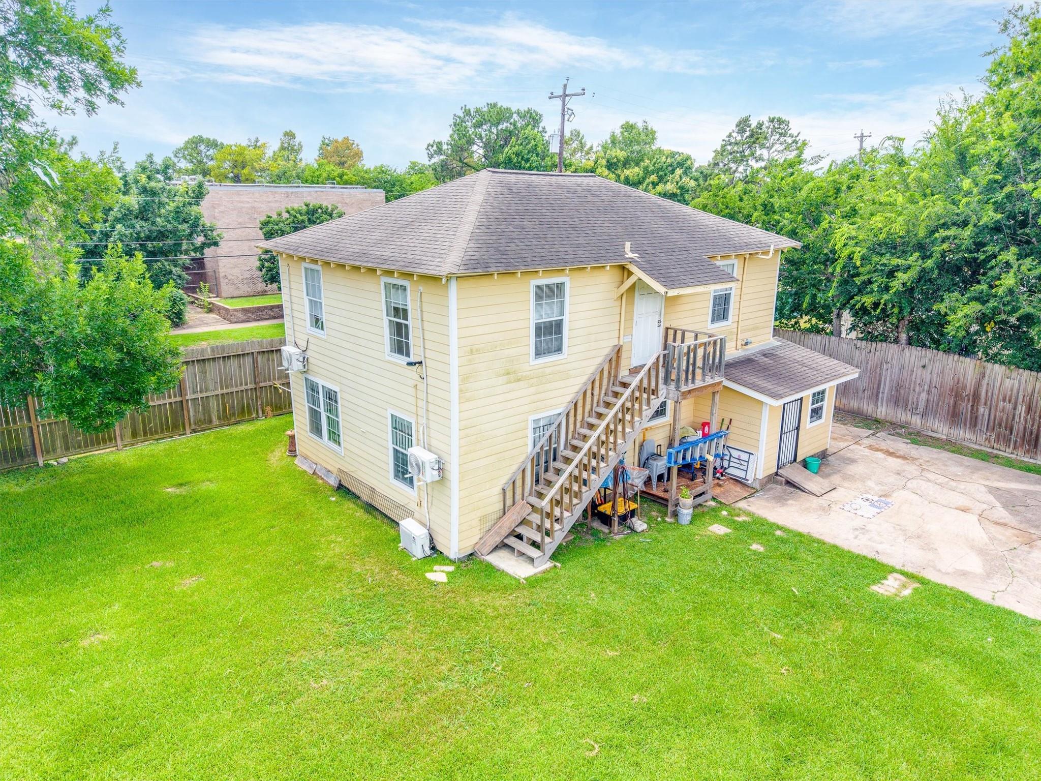 4233 Dupont Street