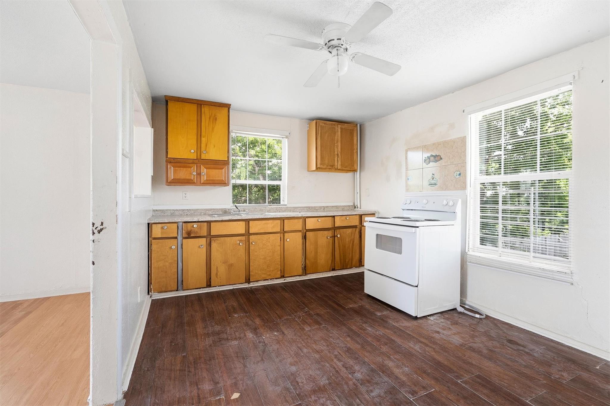 4233 Dupont Street