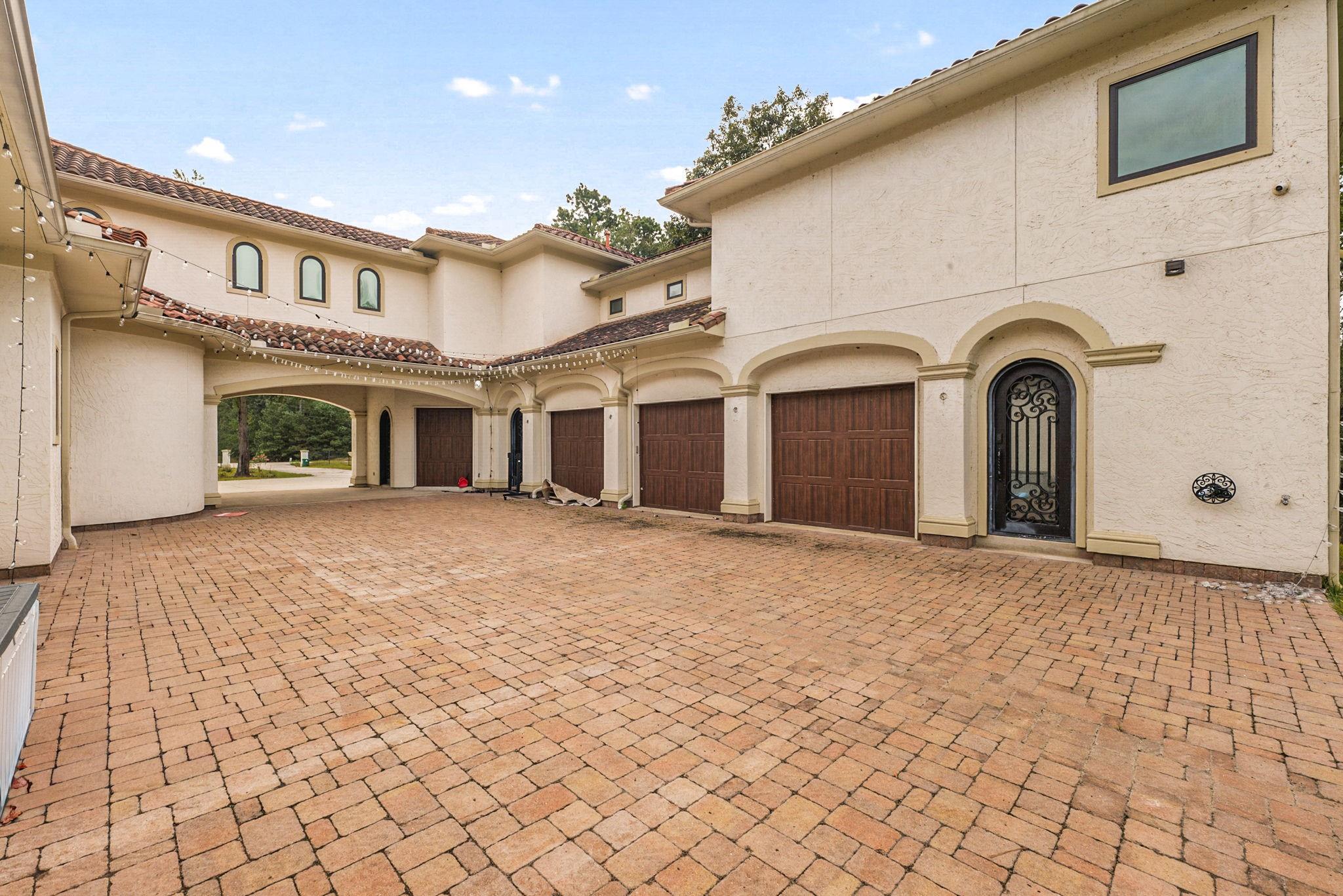 28503 Mendecino Glen Lane