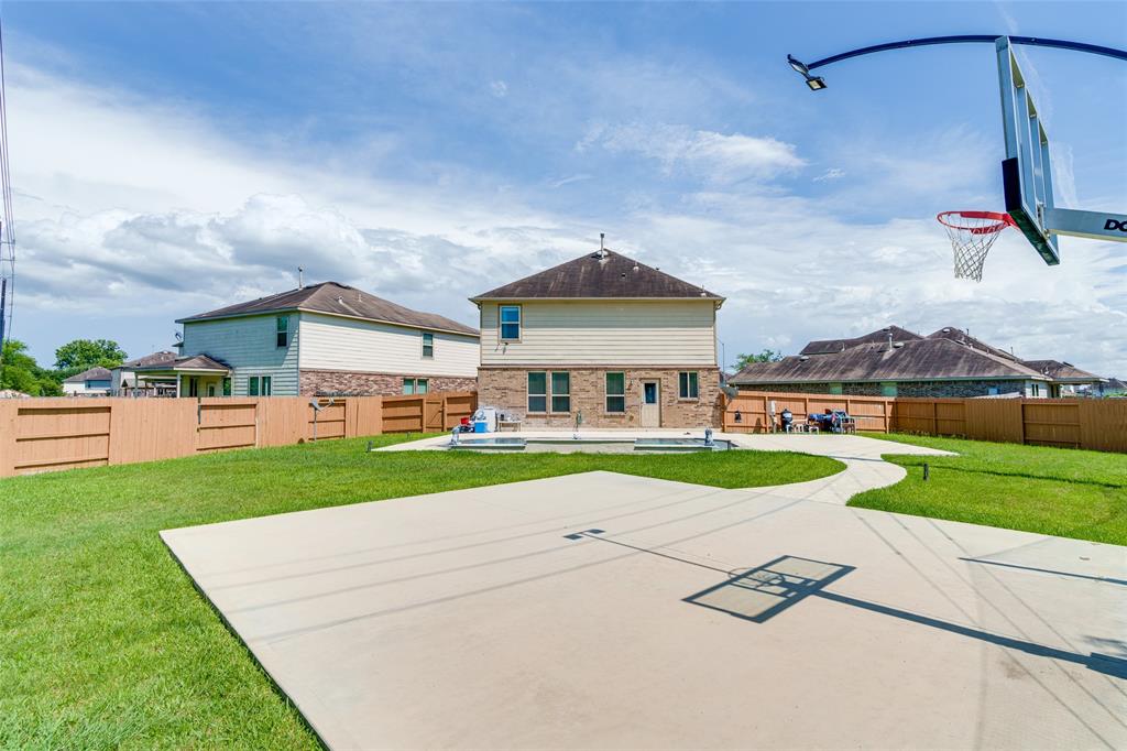 15915 Mountain Willow Way