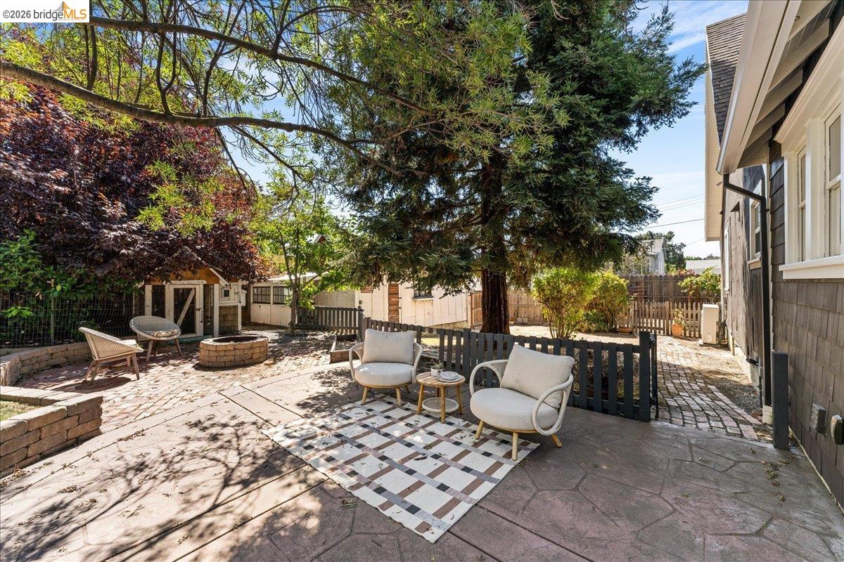 1202 Plaza Dr.