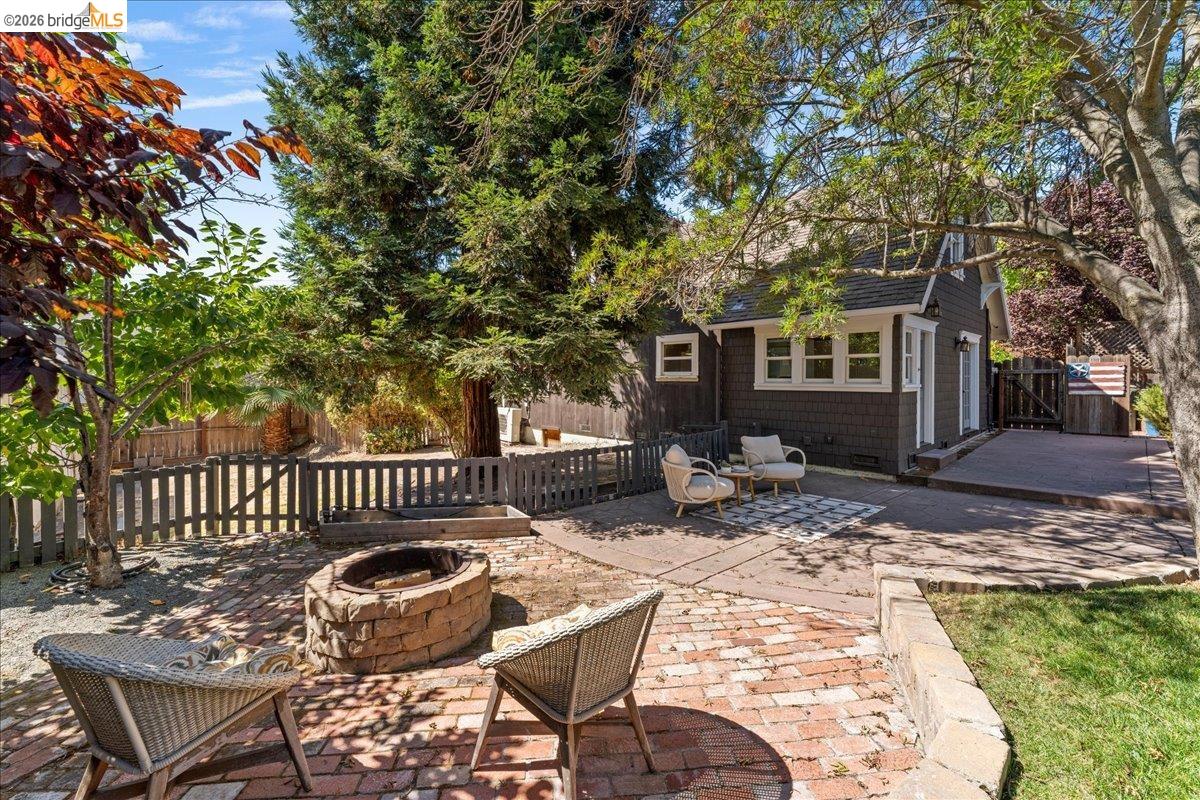 1202 Plaza Dr.
