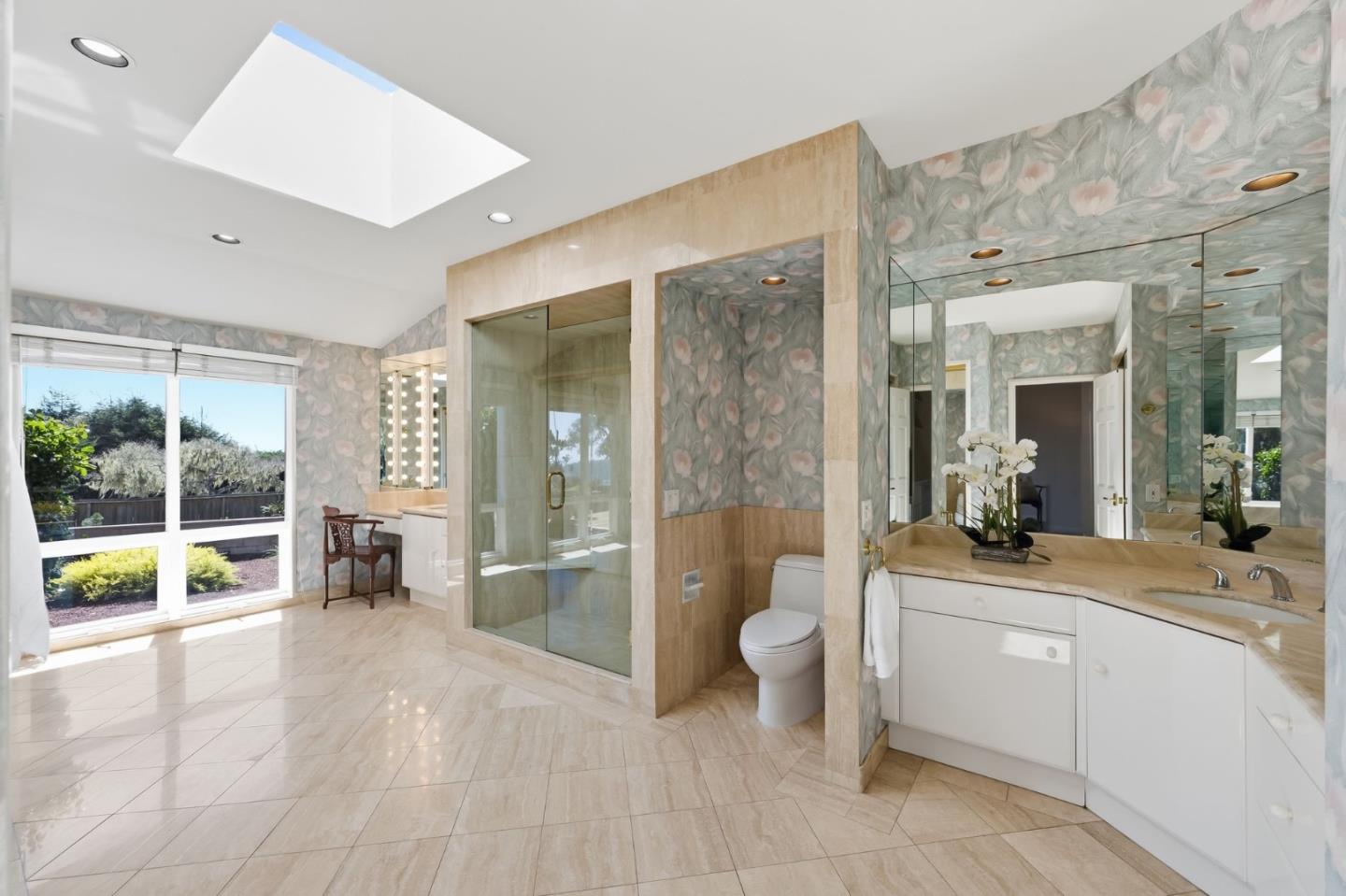 1651 Crespi LN