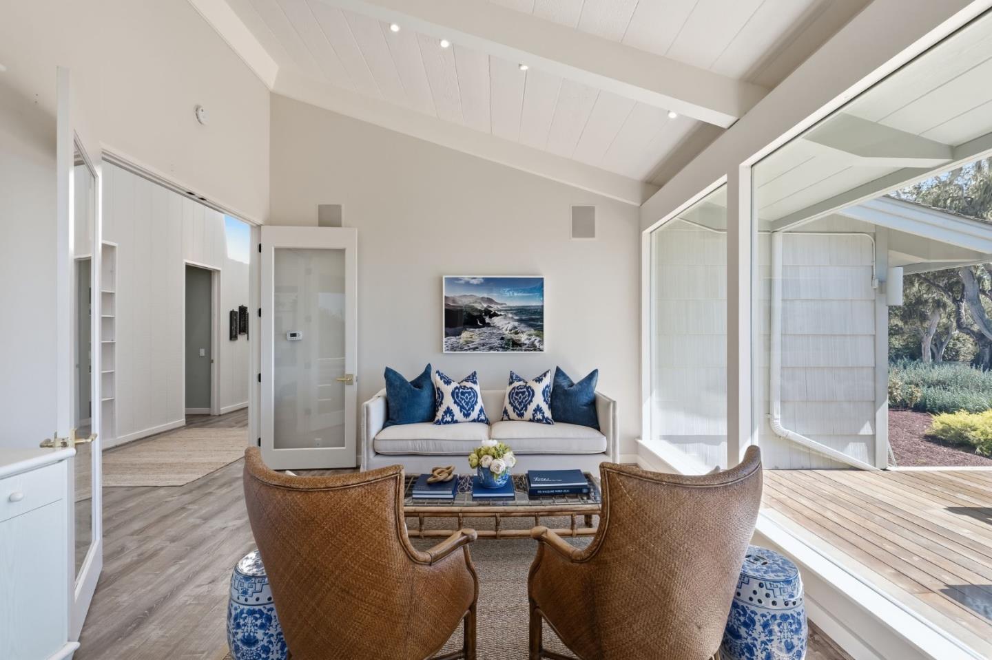 1651 Crespi LN