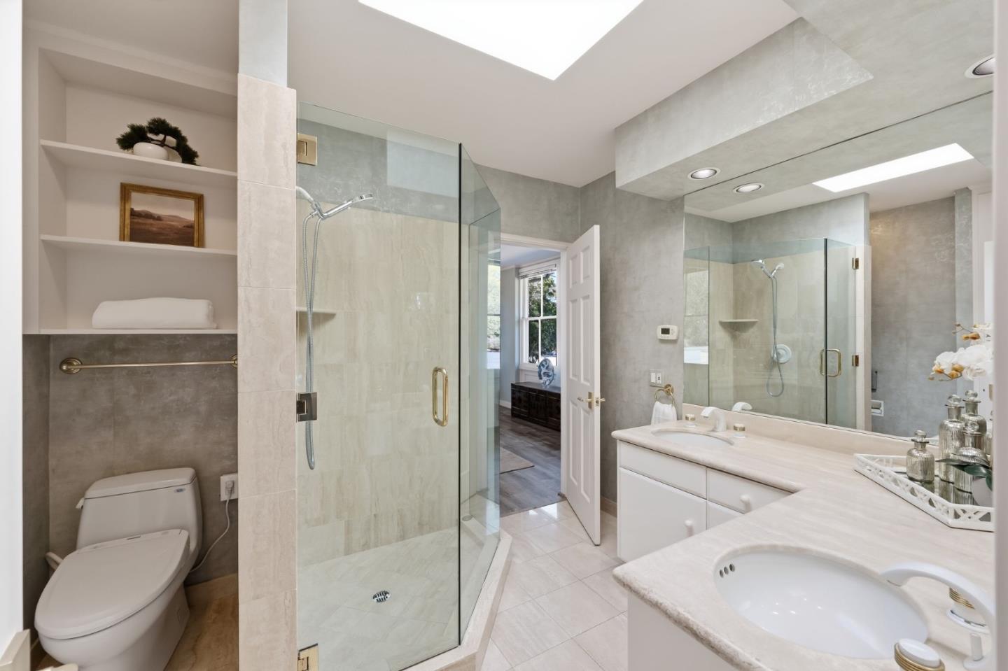 1651 Crespi LN