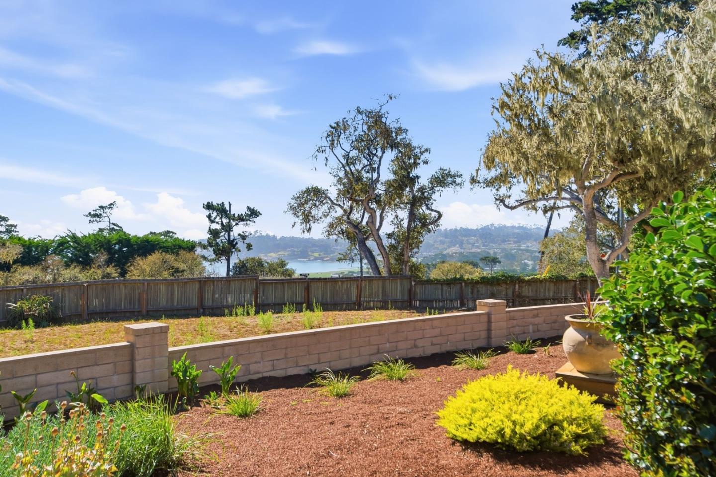 1651 Crespi LN