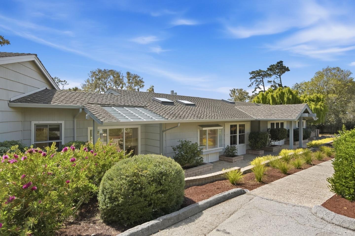 1651 Crespi LN
