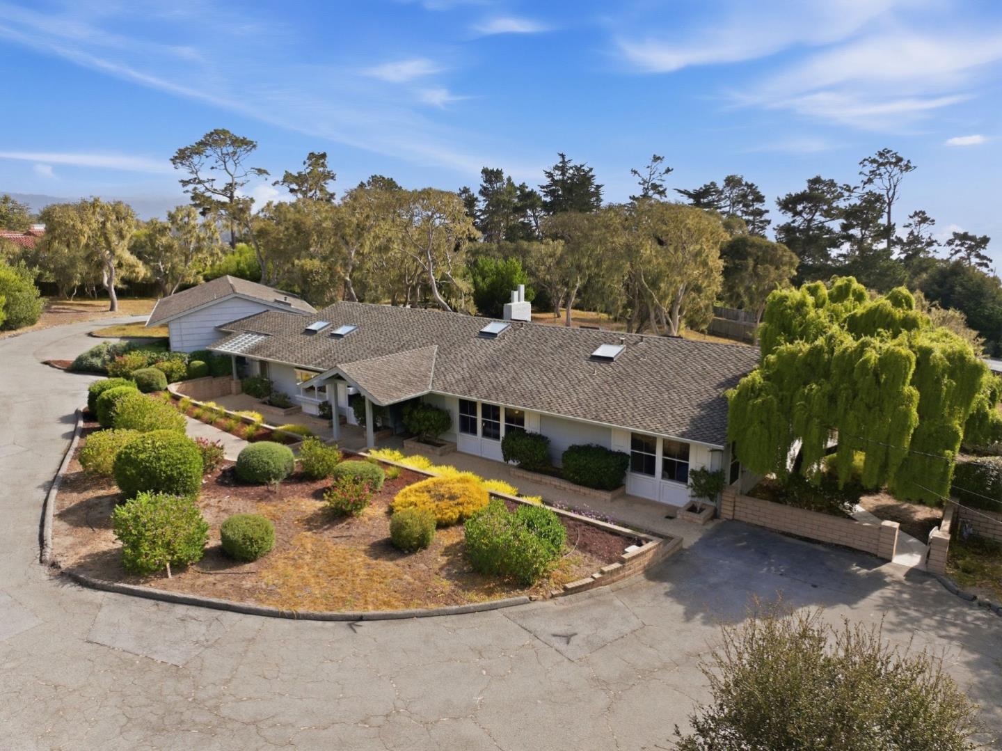1651 Crespi LN