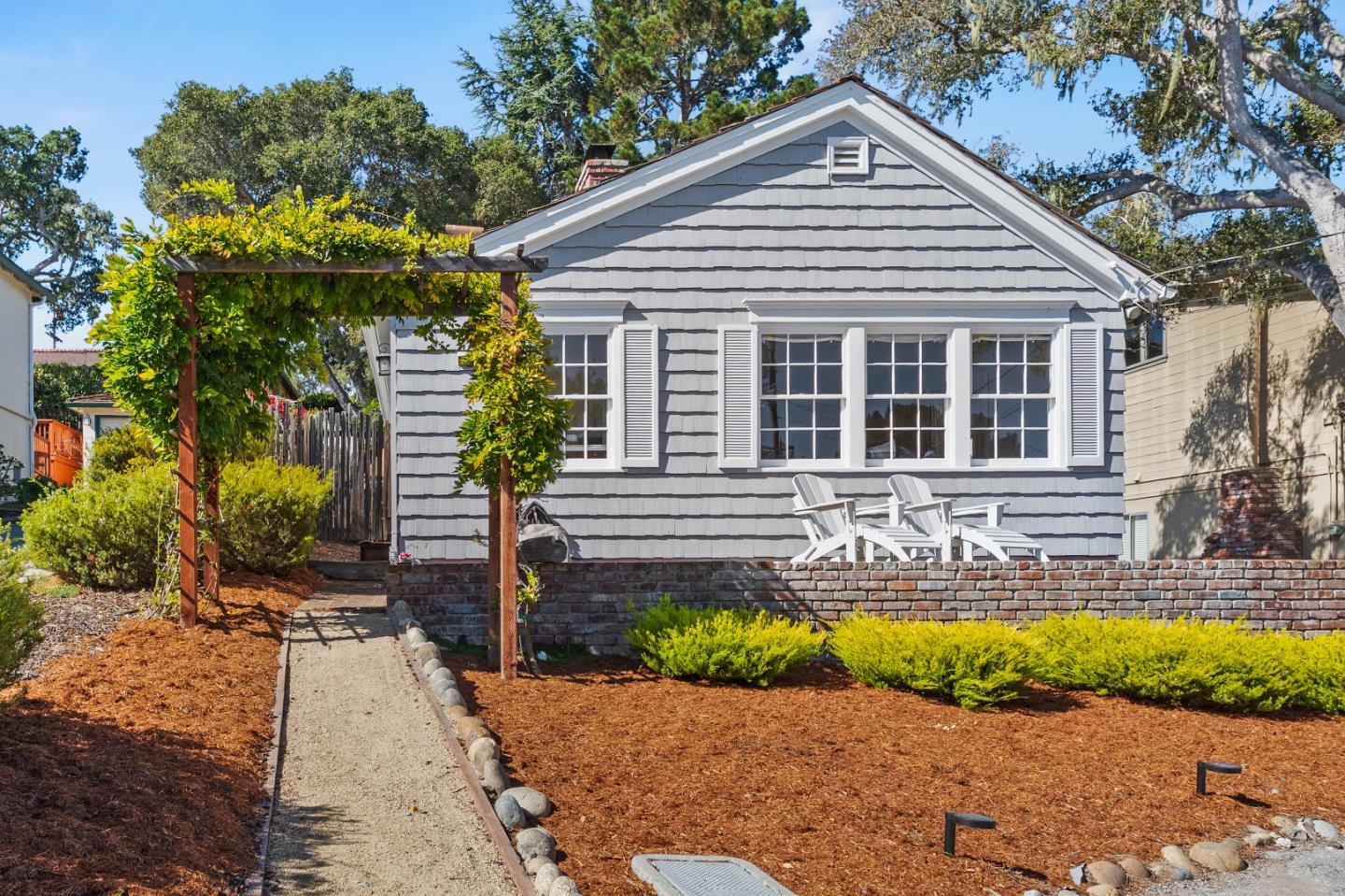 856 Fountain AVE