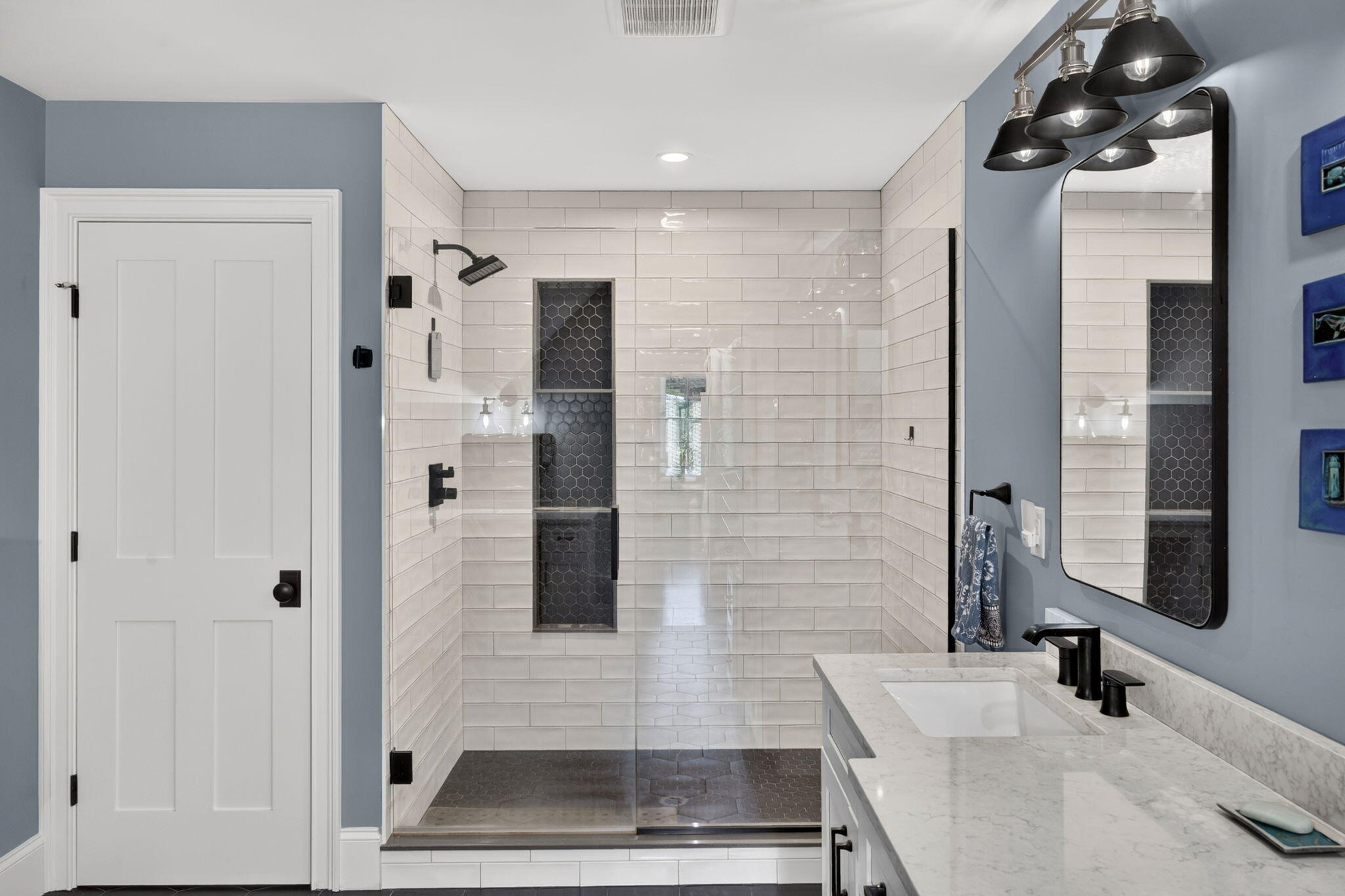 1090 Shore Road UNIT 13