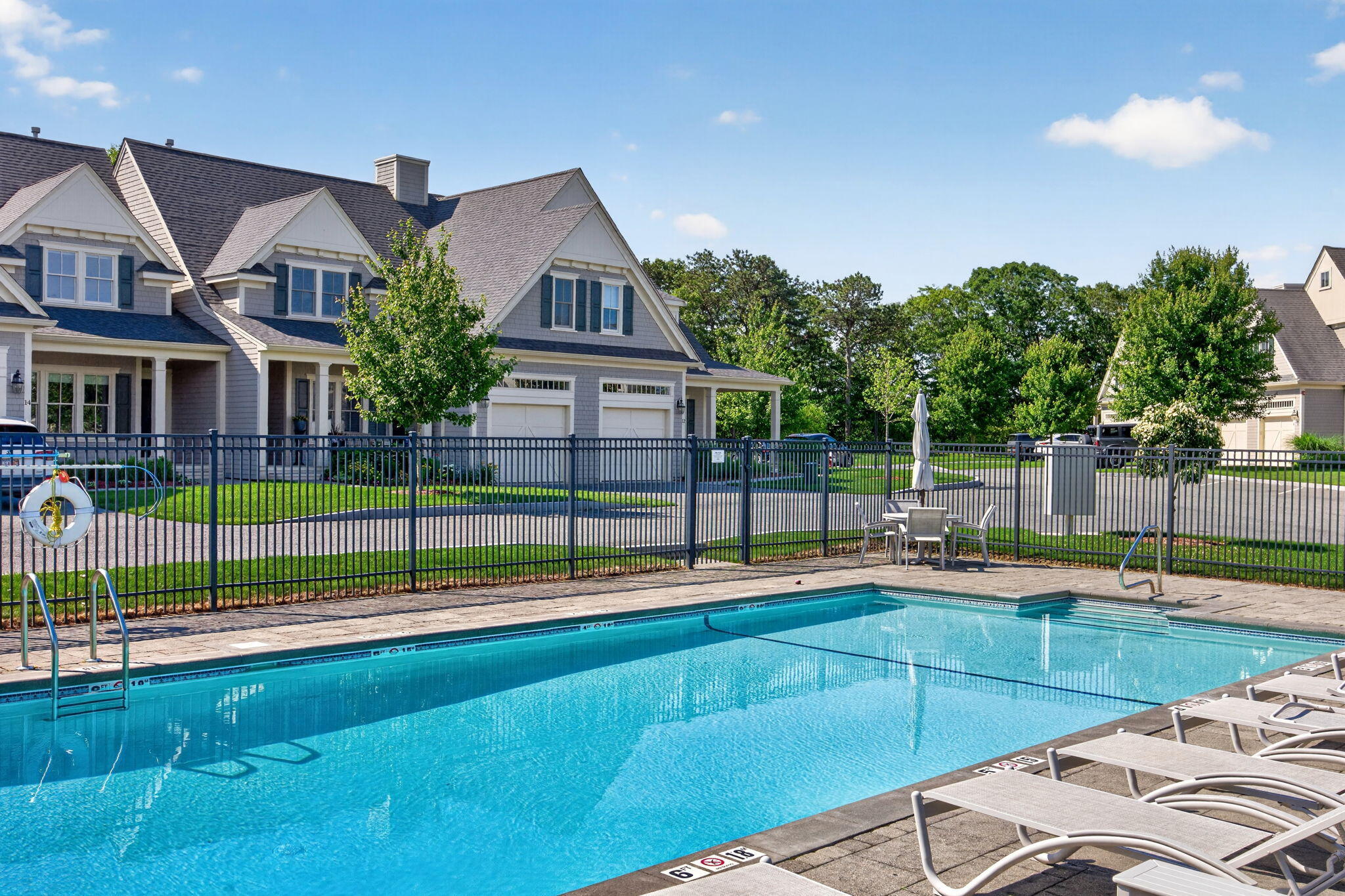 1090 Shore Road UNIT 13