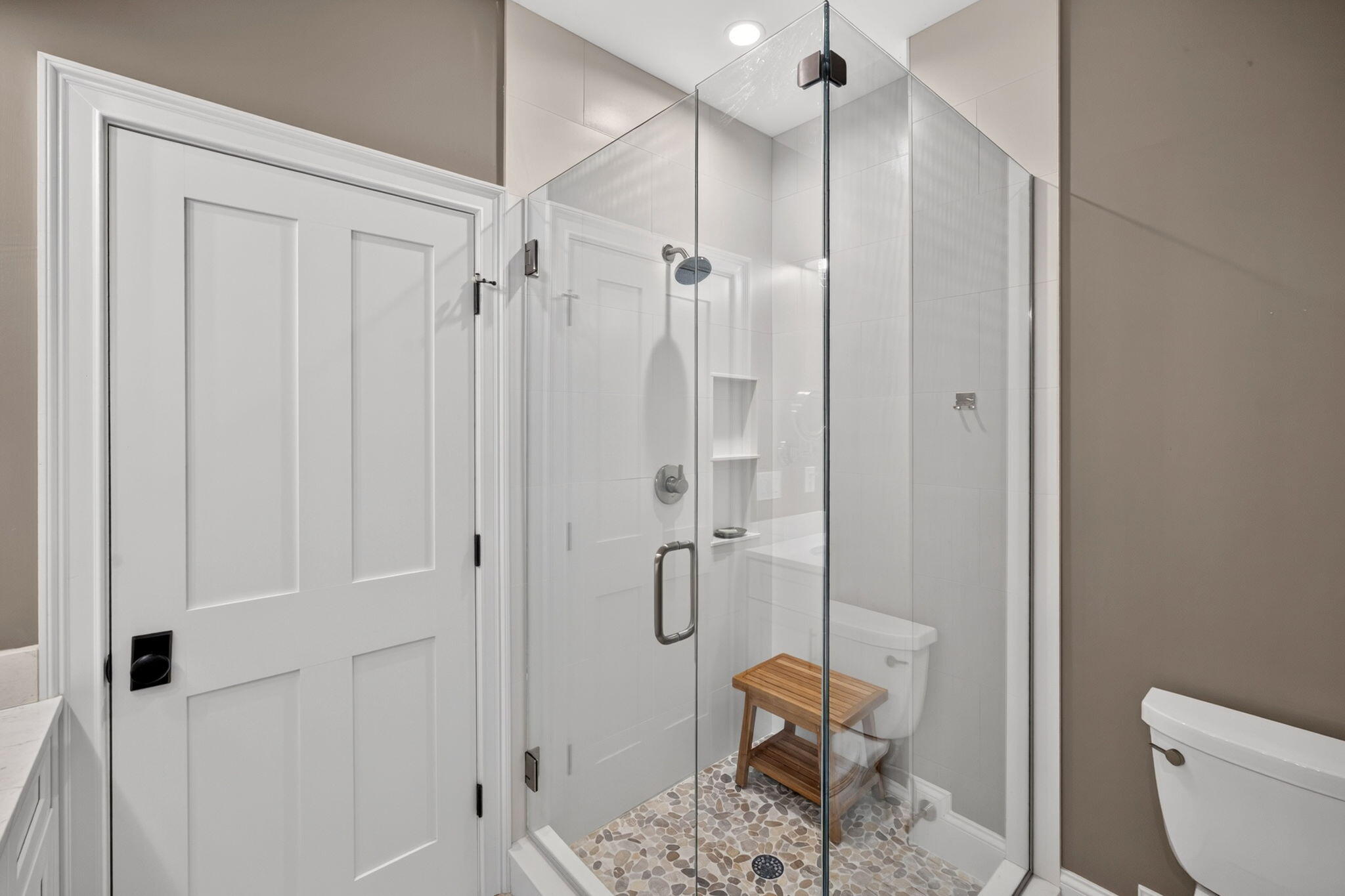 1090 Shore Road UNIT 13
