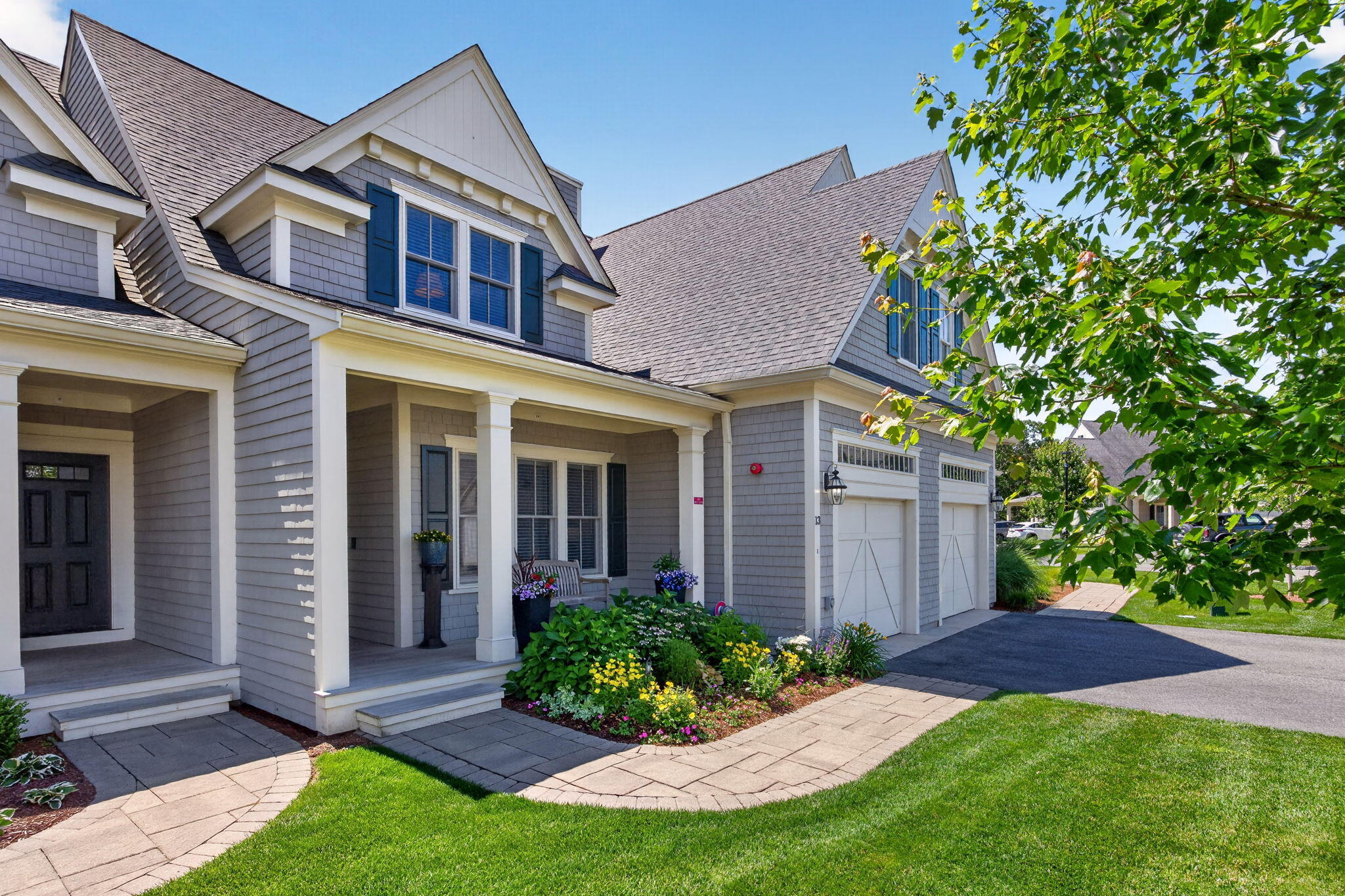 1090 Shore Road UNIT 13