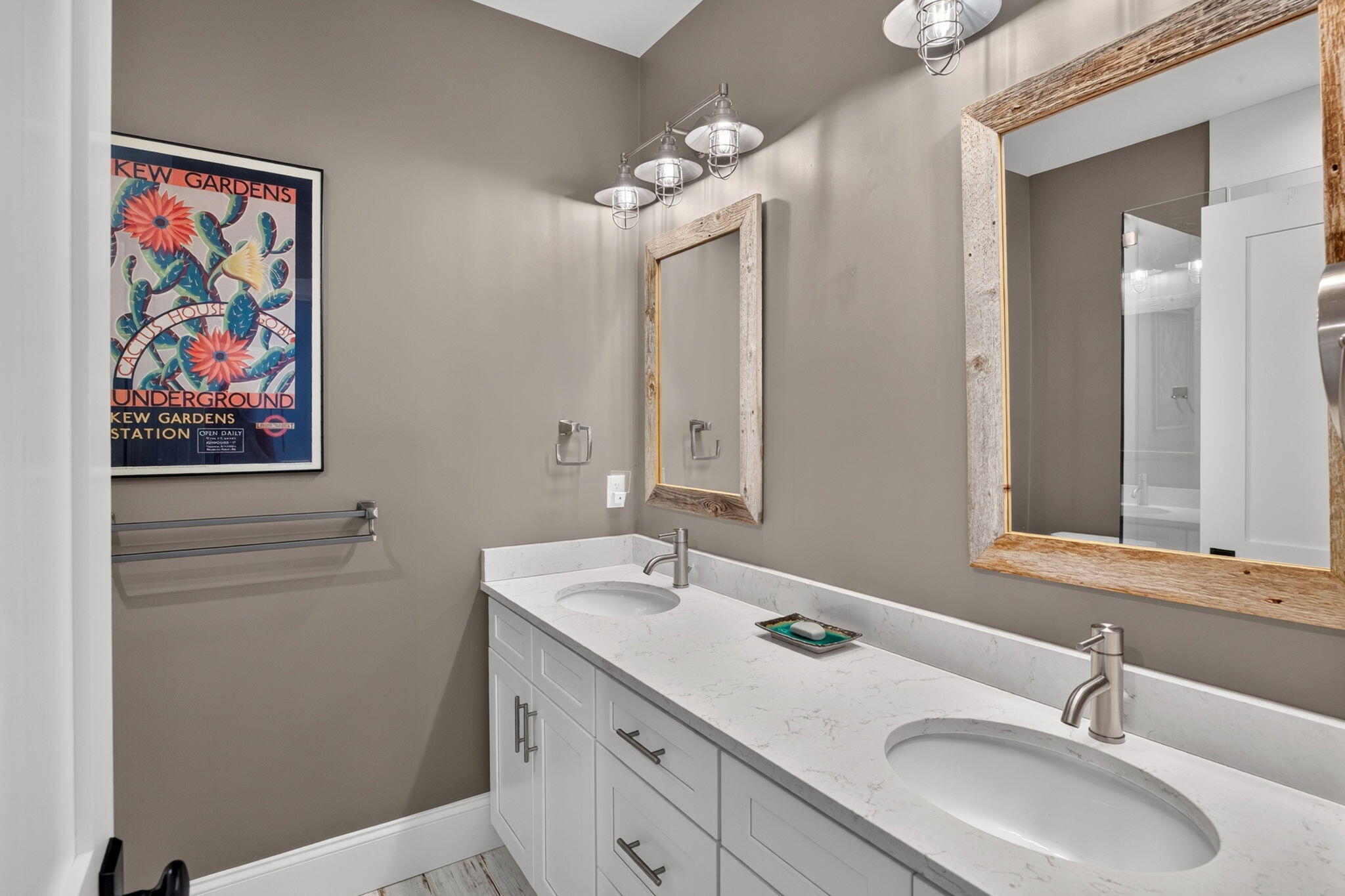 1090 Shore Road UNIT 13