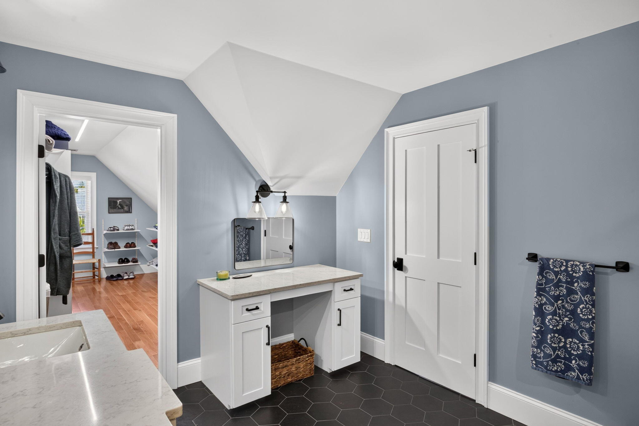 1090 Shore Road UNIT 13