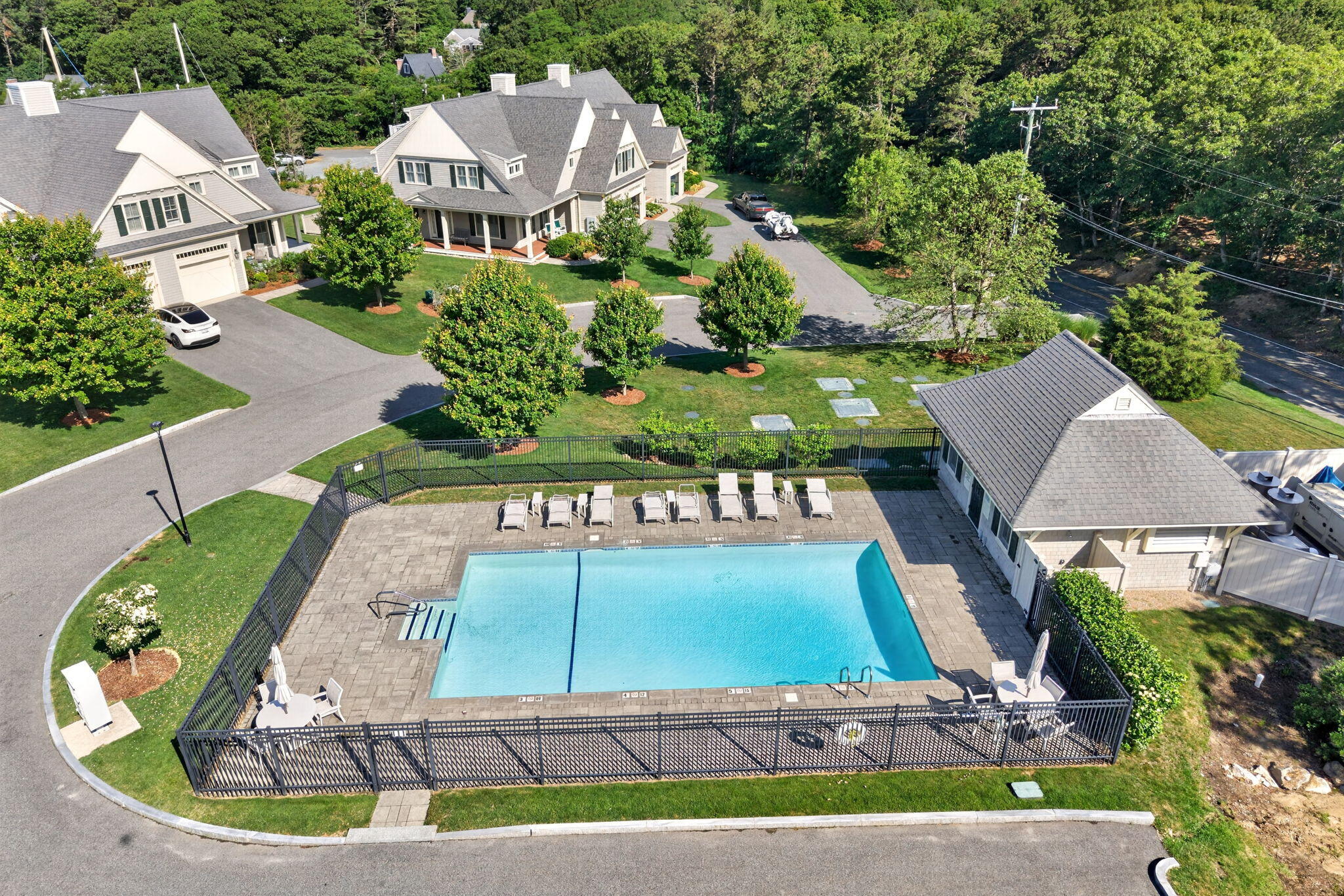 1090 Shore Road UNIT 13