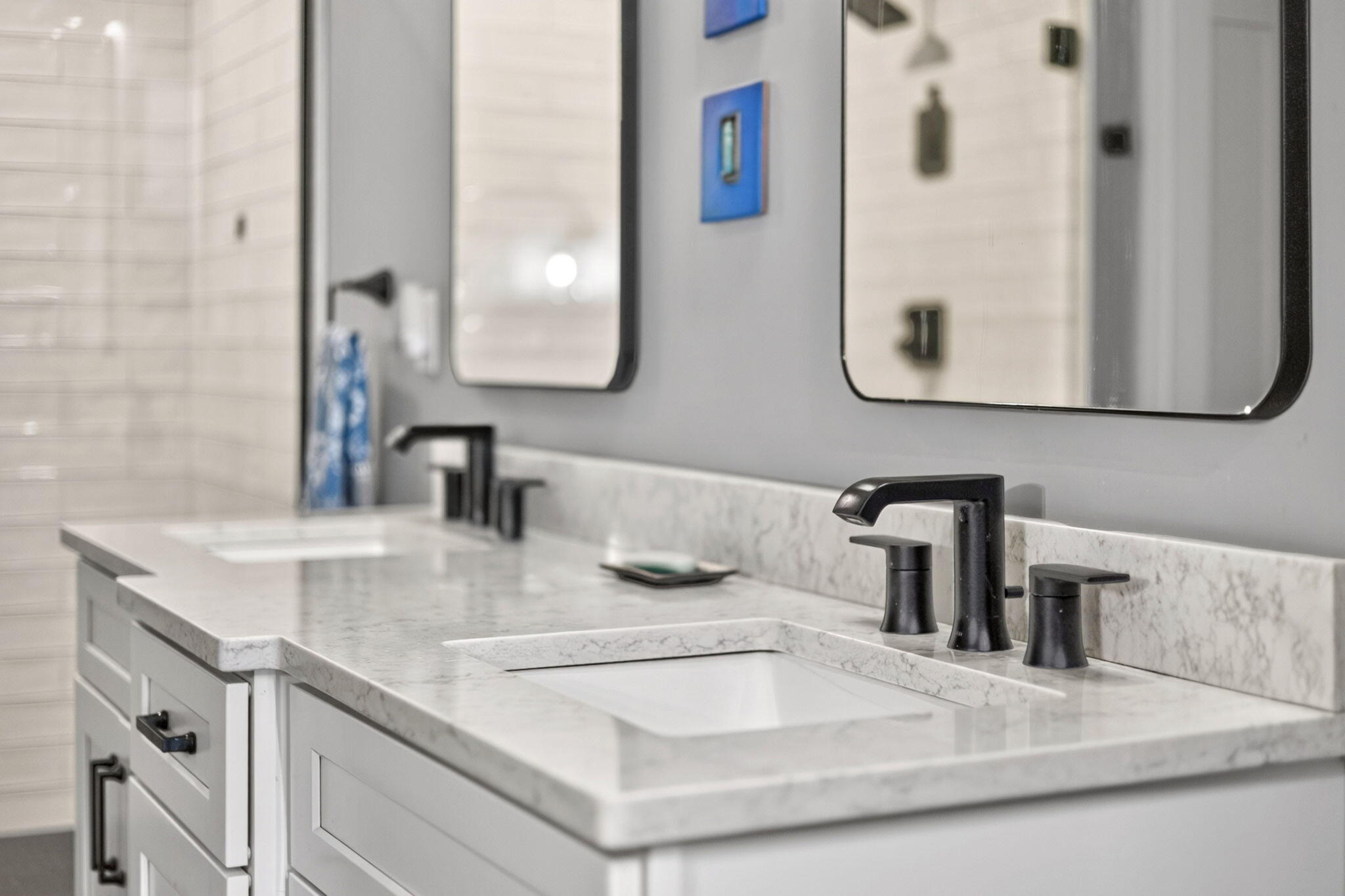 1090 Shore Road UNIT 13