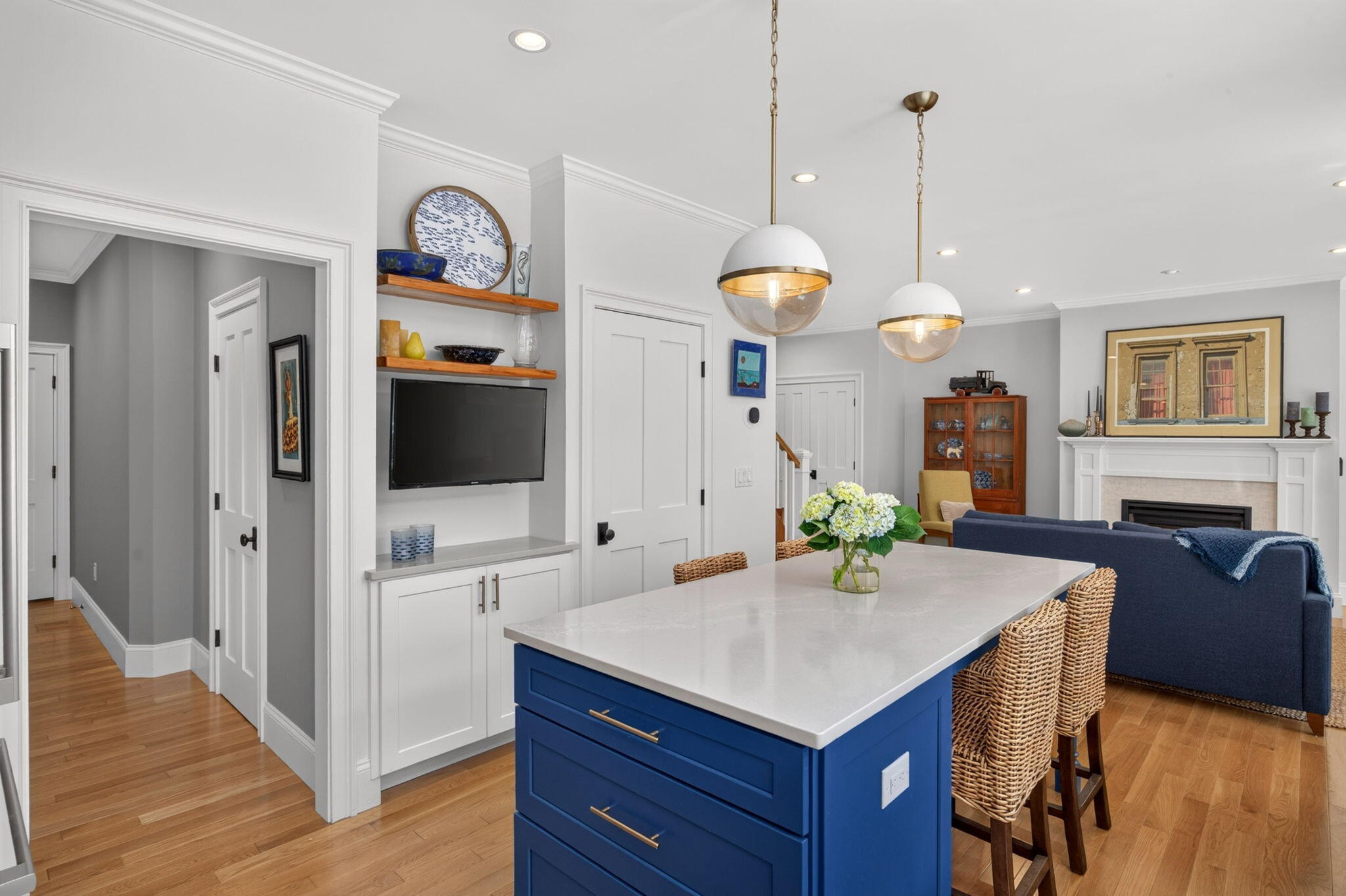 1090 Shore Road UNIT 13