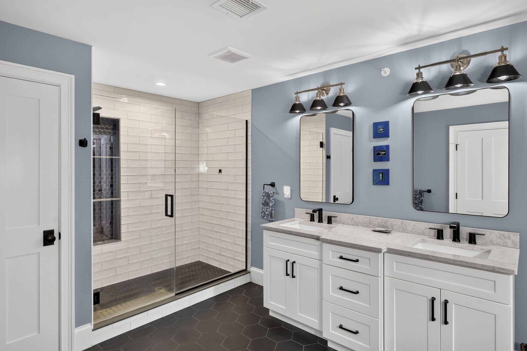 1090 Shore Road UNIT 13