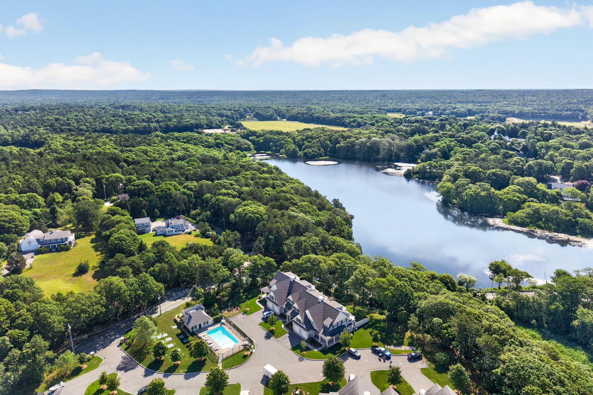 1090 Shore Road UNIT 13