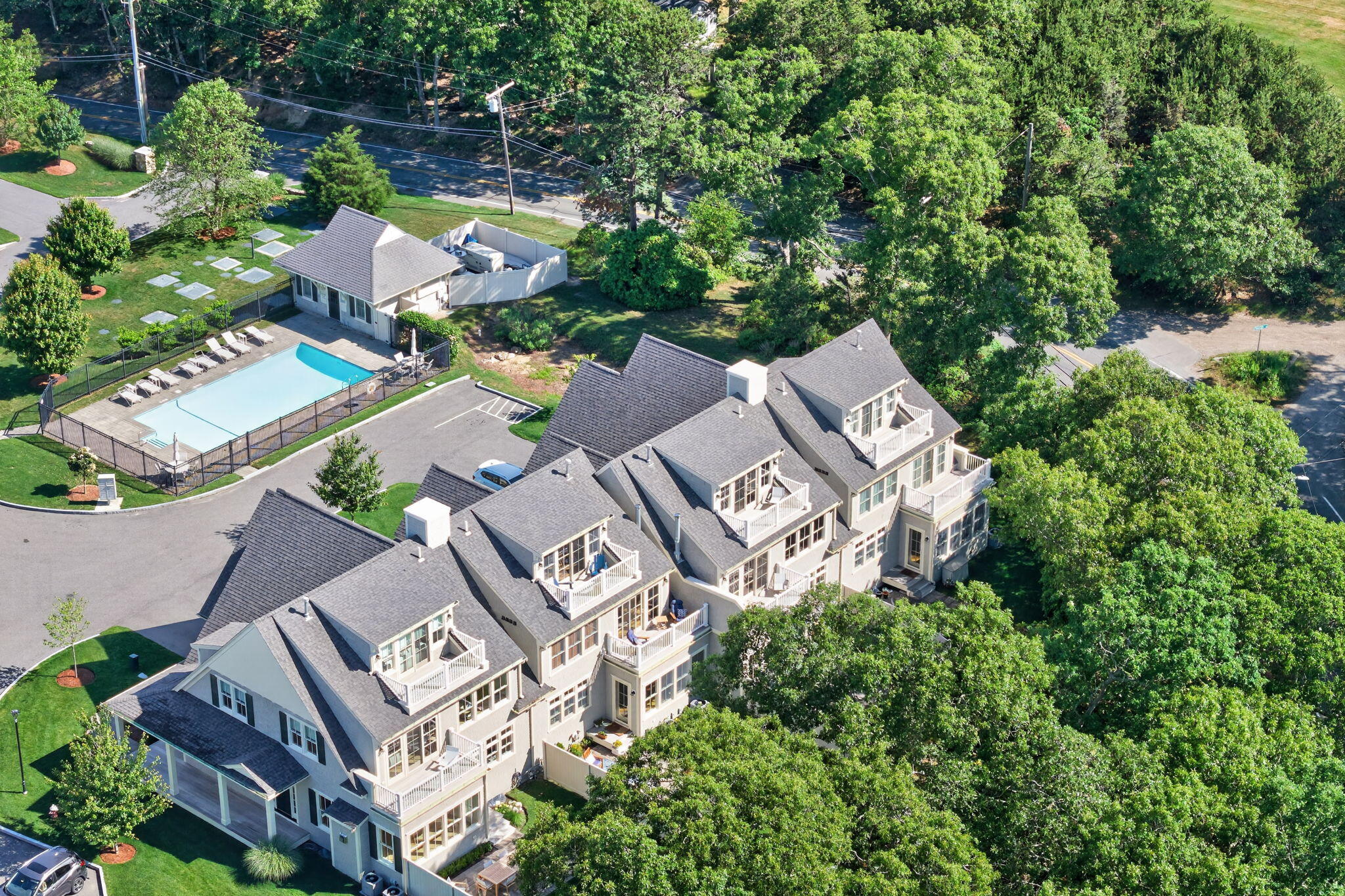 1090 Shore Road UNIT 13