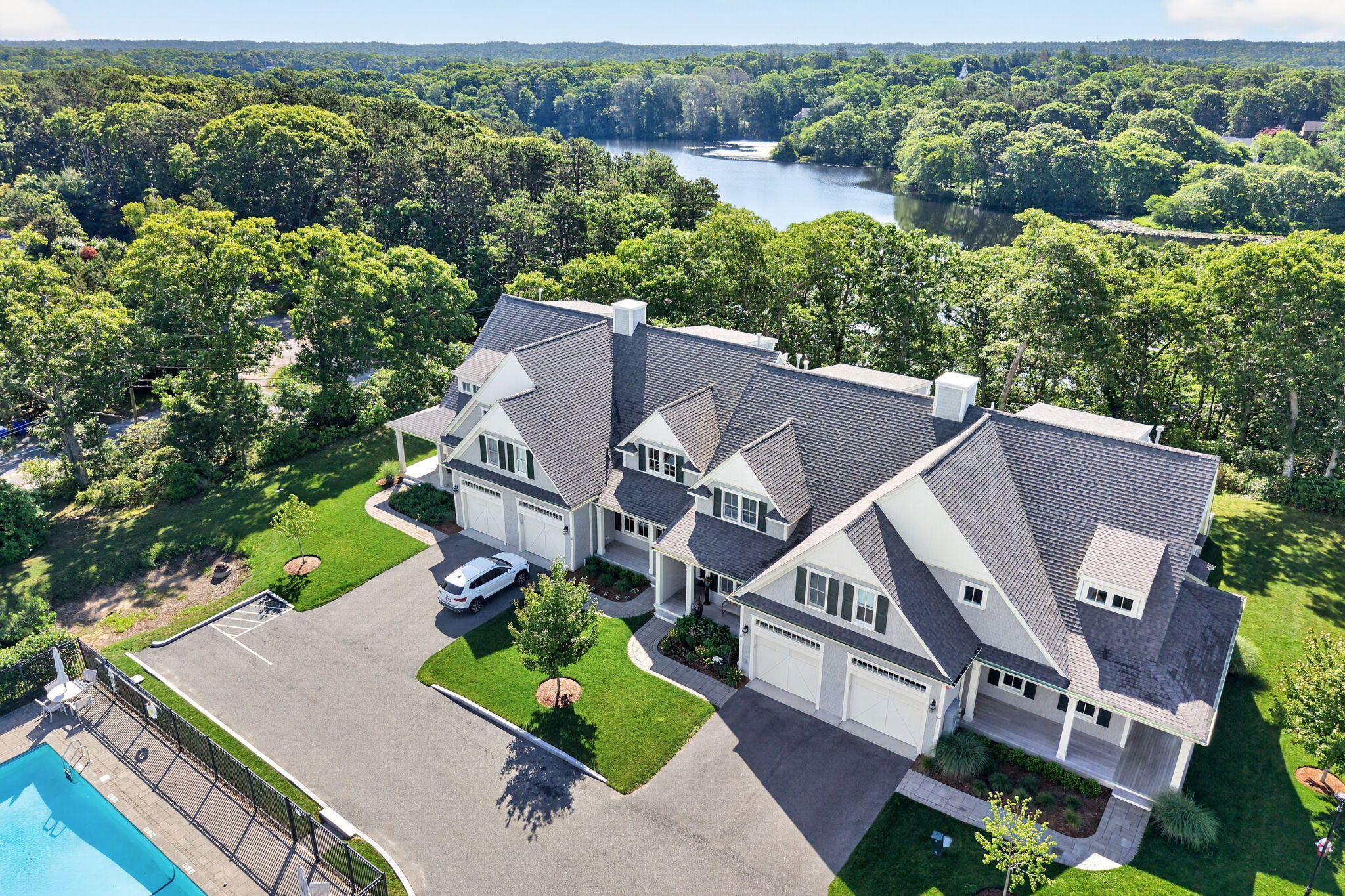 1090 Shore Road UNIT 13