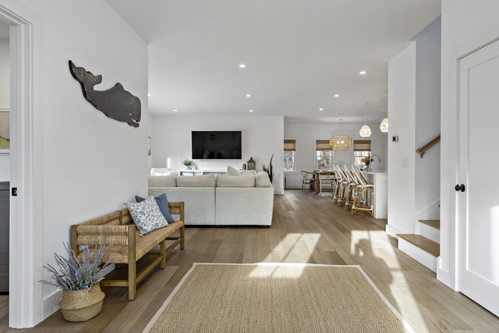 1526 Hyannis Road