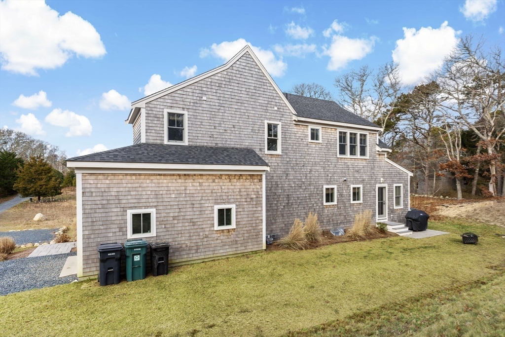 1526 Hyannis Road
