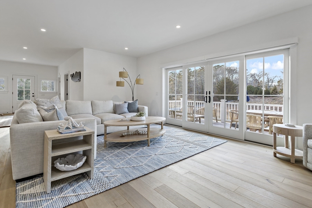 1526 Hyannis Road