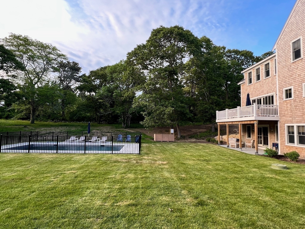 1526 Hyannis Road
