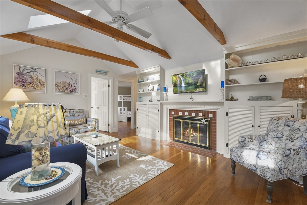 16 Indian Pond Rd