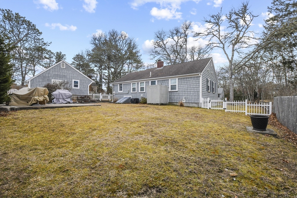 16 Indian Pond Rd