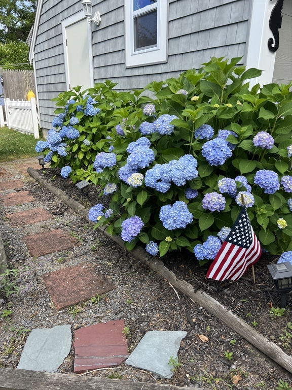 16 Indian Pond Rd