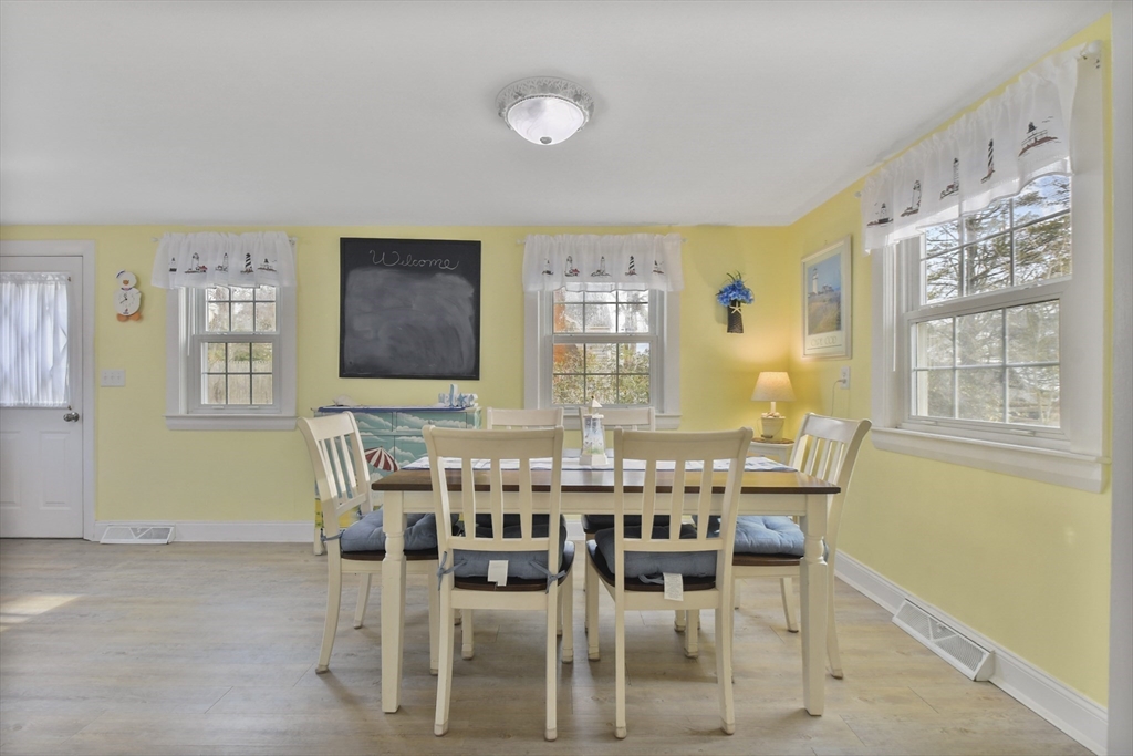 16 Indian Pond Rd