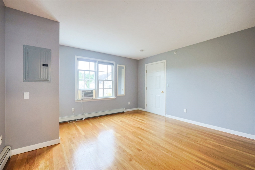 24 Center St # D