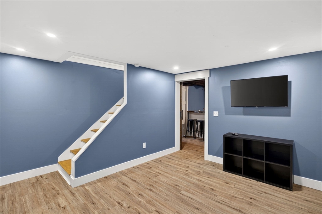 12 Sarah Lawrence Road