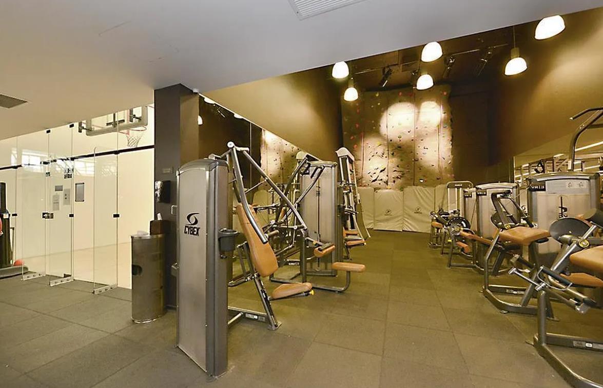 515 E 72nd Street 4-B